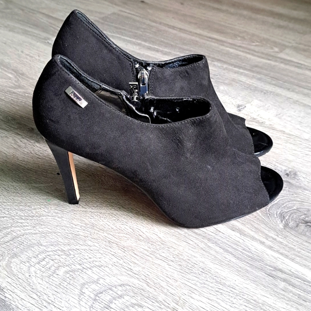 Calvin Klein Women's Black Peep Toe Heel size 9